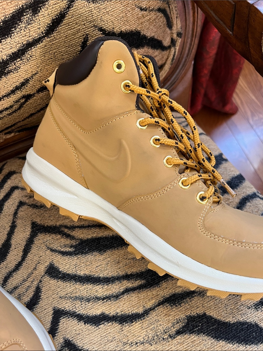 Nike Manoa Mens 8.5 Tan and Black Work Boot - Picture 7 of 16